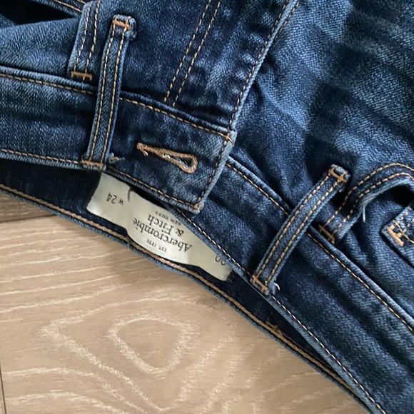 Abercrombie jean short Good condition. Size 24 - Picture 2 of 2